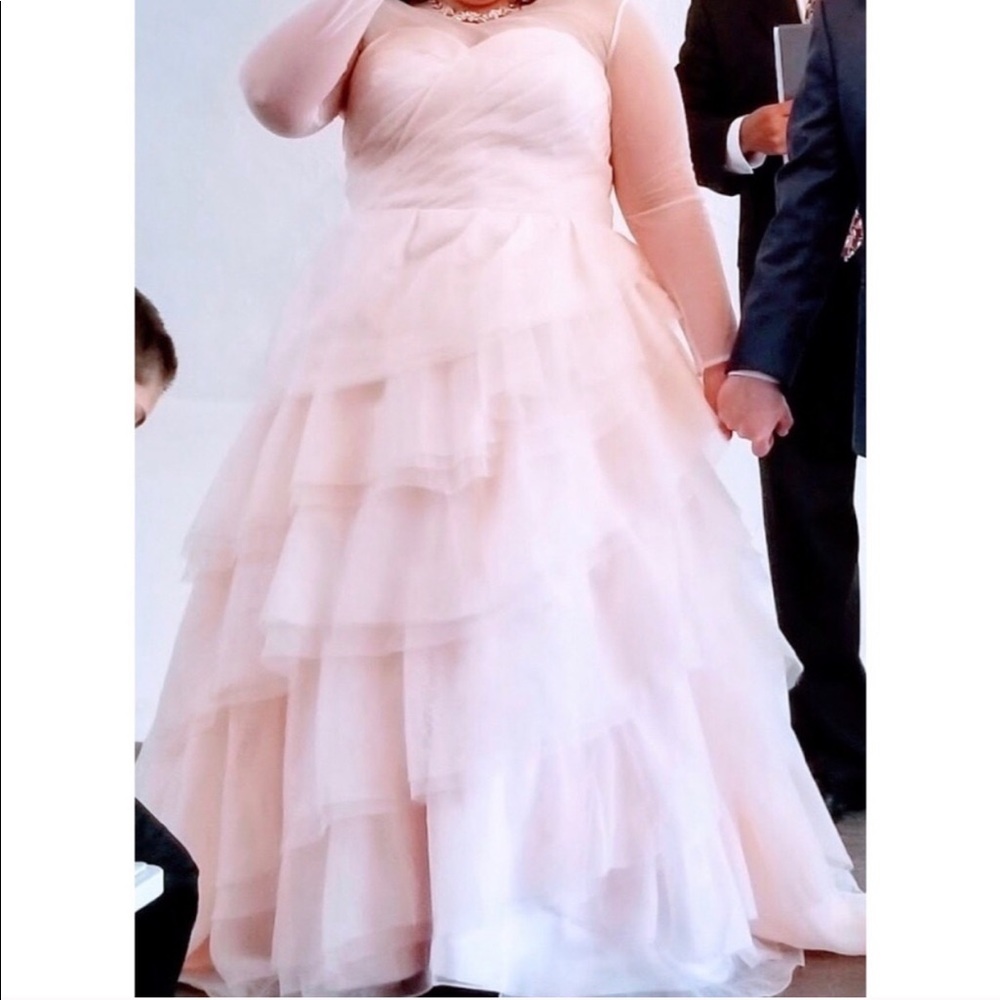 Used Plus Size Blush Wedding Dress